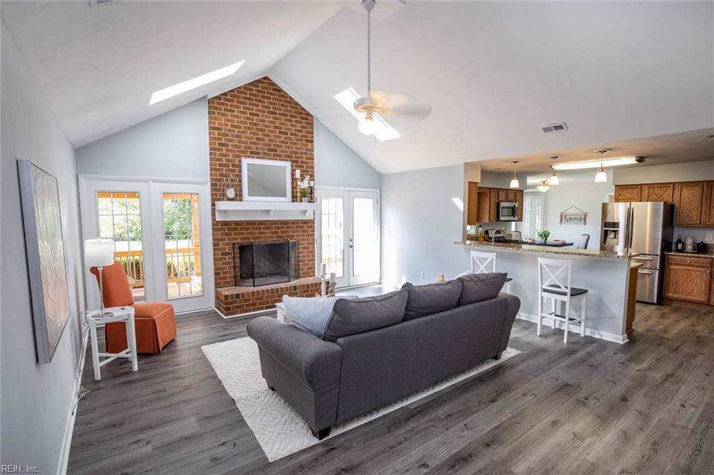 1009 Cronin Ct - Photo 1