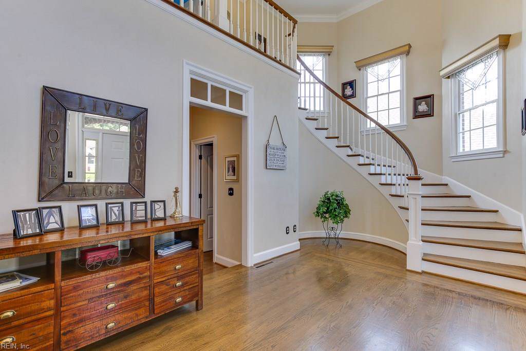 614 Stoneleigh Ct - Photo 1