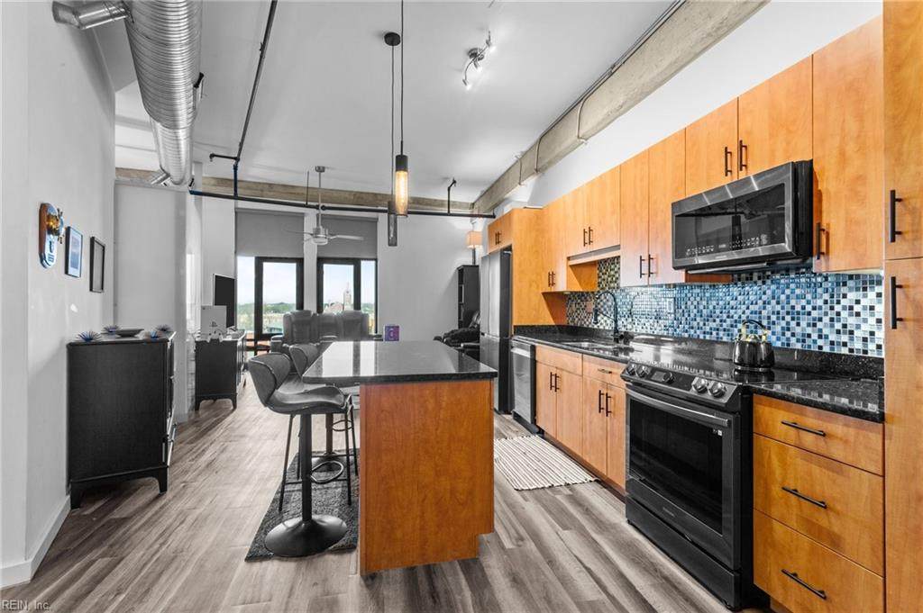 415 Saint Pauls Blvd - Photo 1