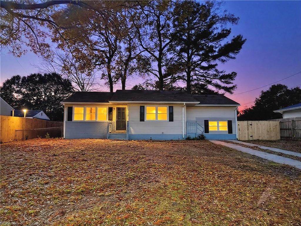 749 Holladay Ln - Photo 1