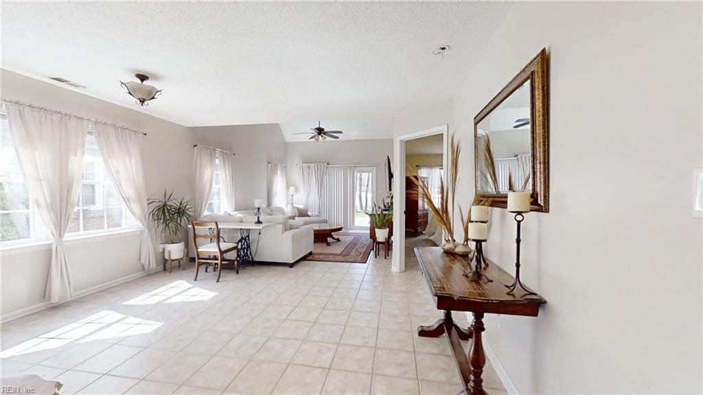 1015 Winged Foot Ct - Photo 1