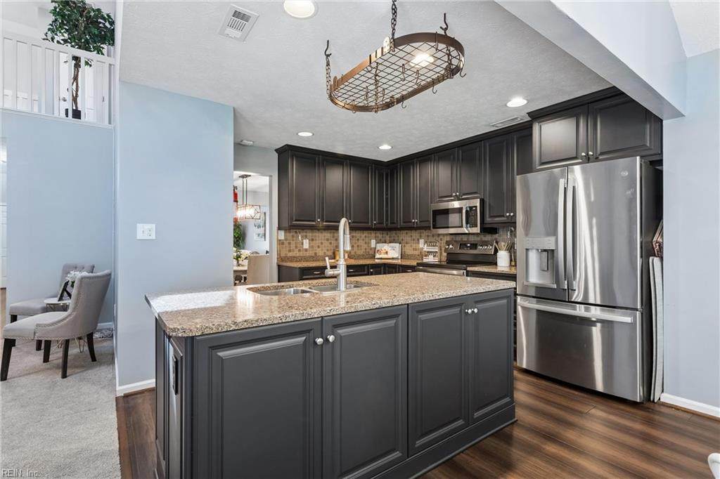 962 Heathland Dr - Photo 1