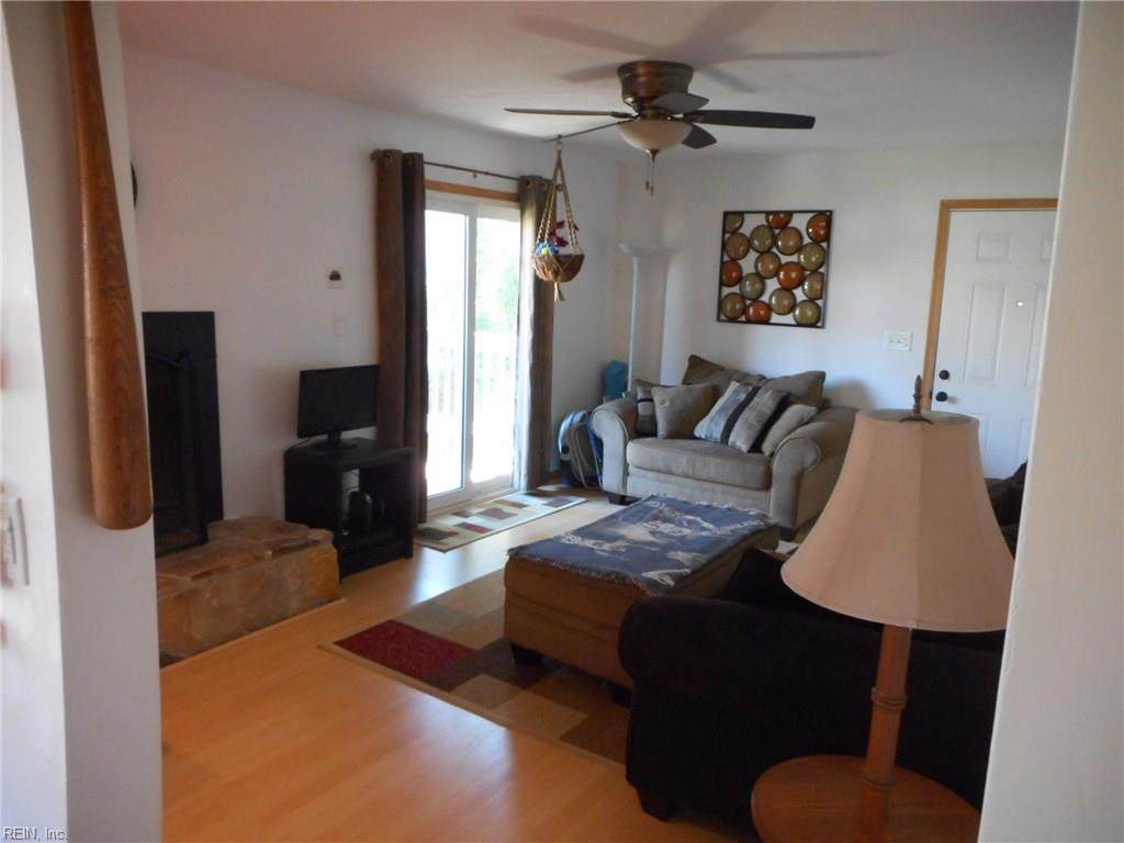 256 Portview Ave - Photo 1