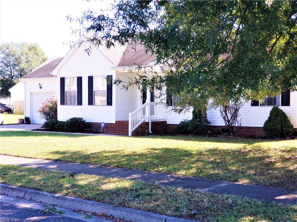 221 Boat St - Photo 1