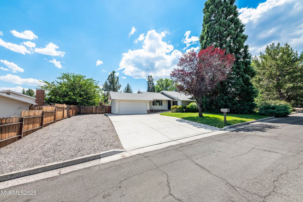 630 Sapphire Cricle - Photo 1