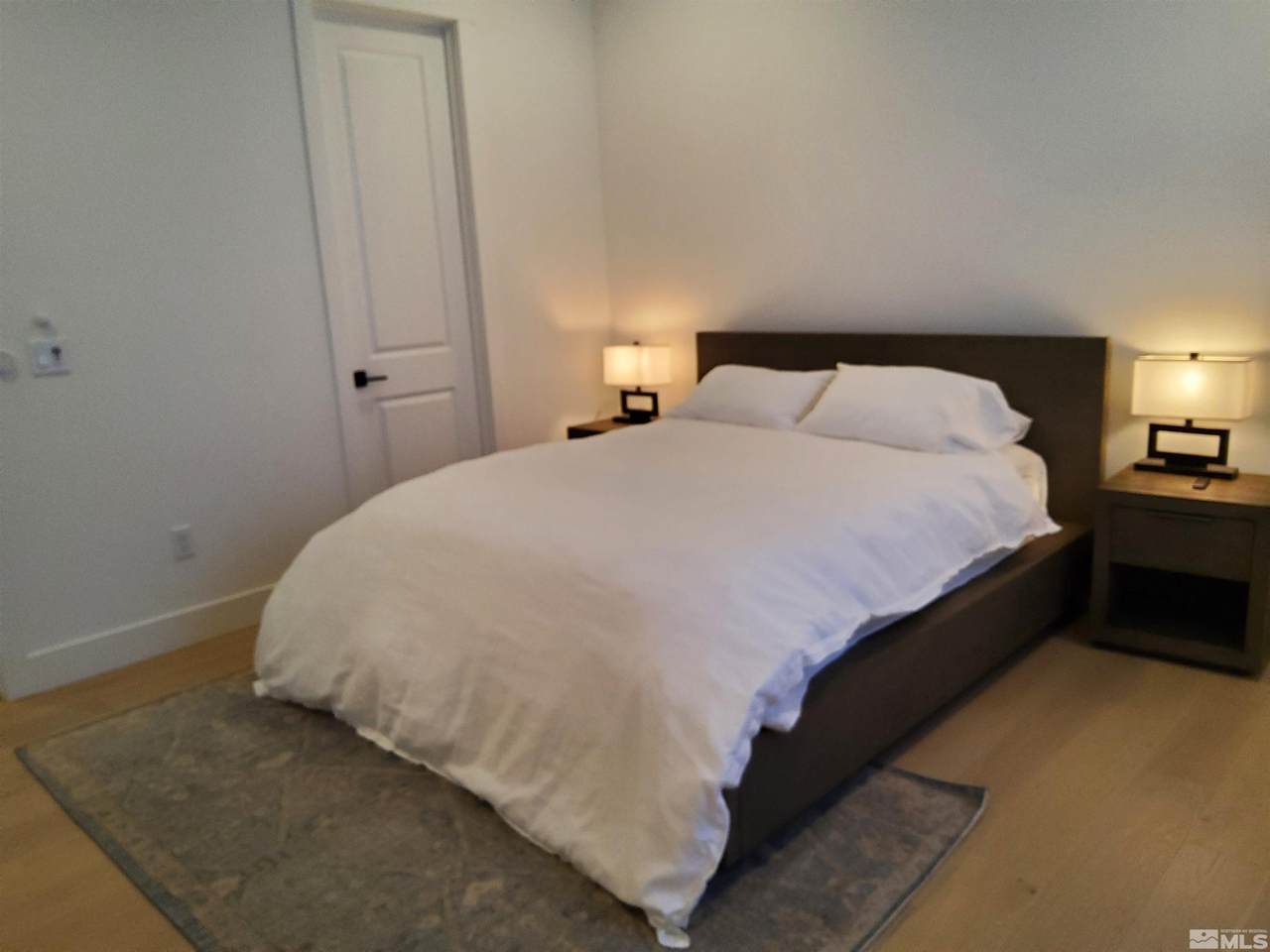https://bt-photos.global.ssl.fastly.net/reno/1280_boomver_1_20250410015458702045000000-2.jpg