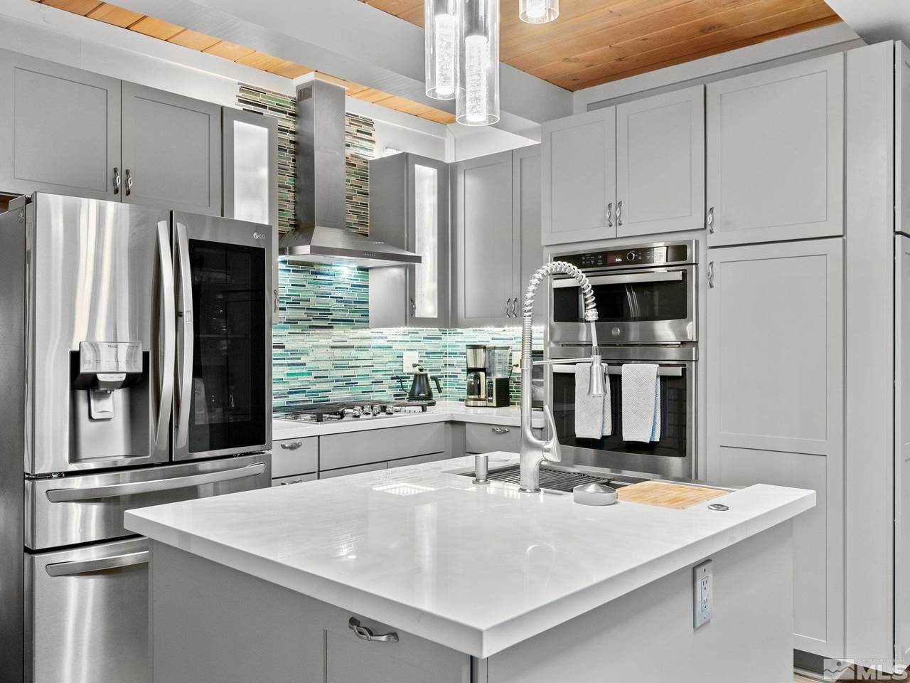 989 Tahoe Boulevard - Photo 1