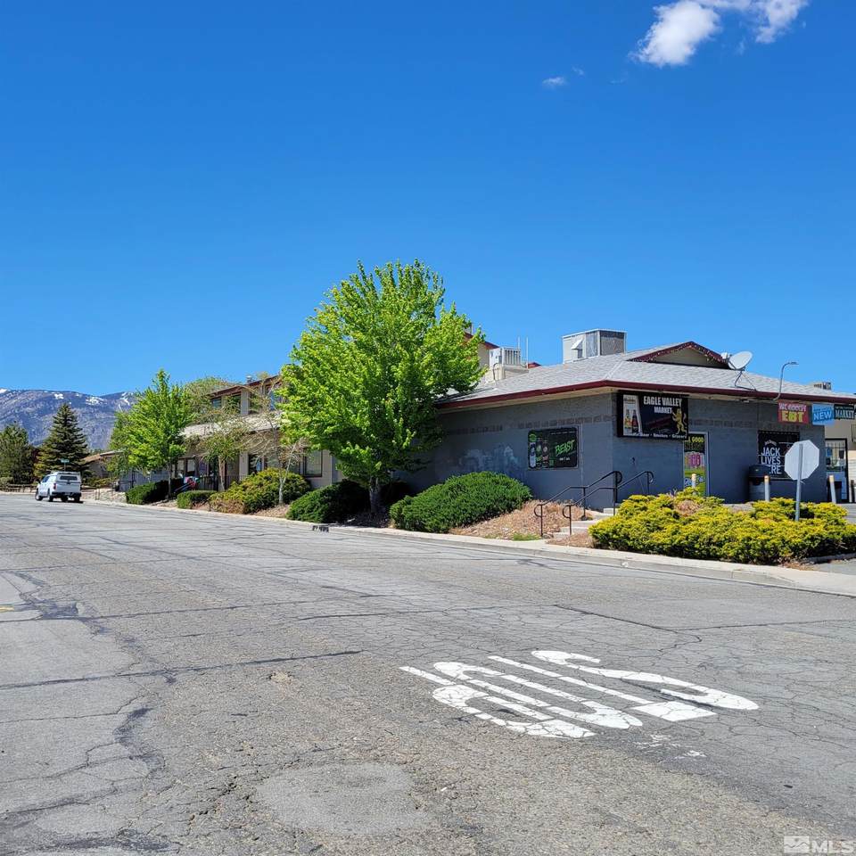 933 Woodside Drive - Photo 1