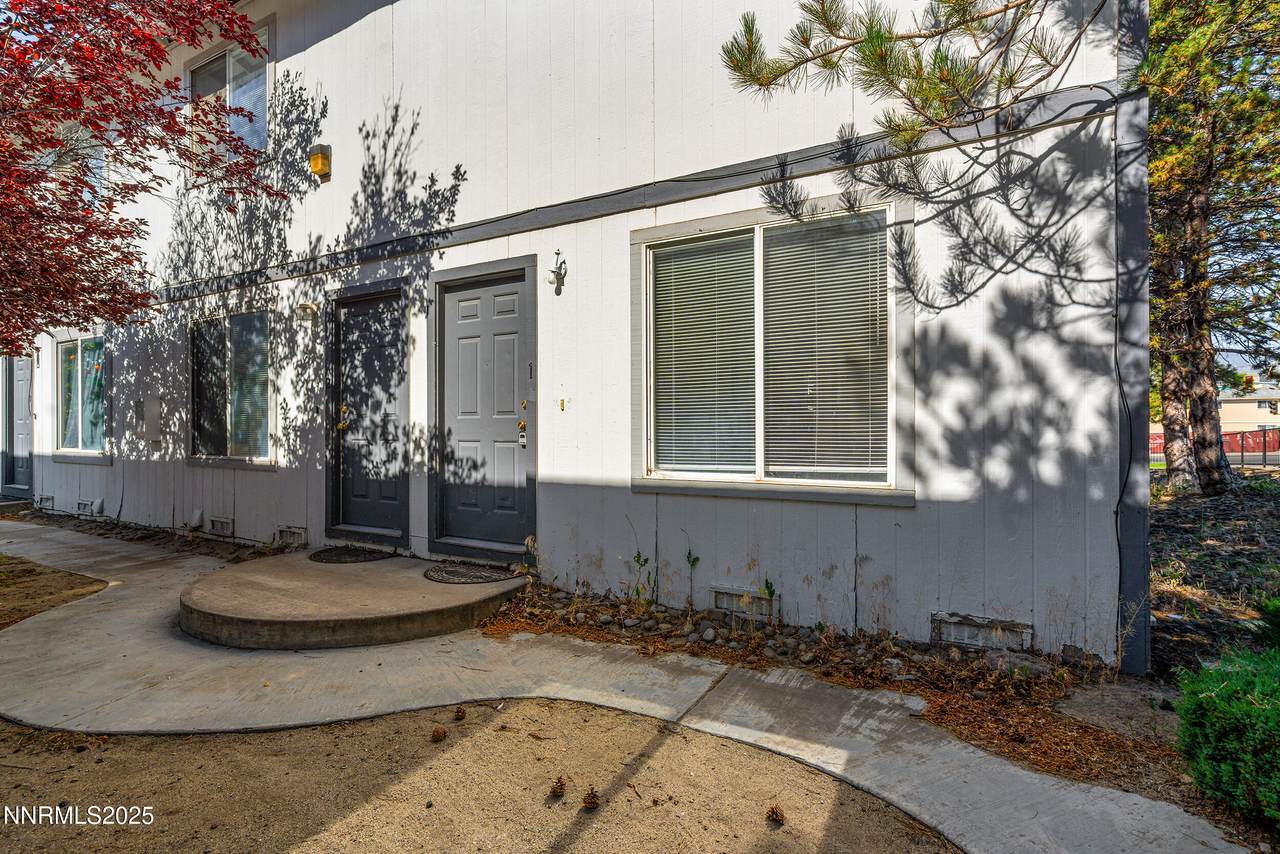 3913 Pheasant Drive - Photo 1