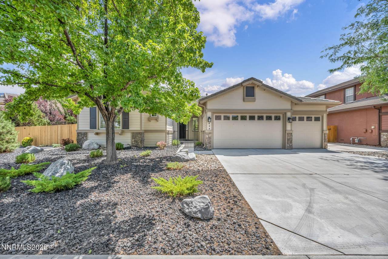 609 St Andrews Drive - Photo 1