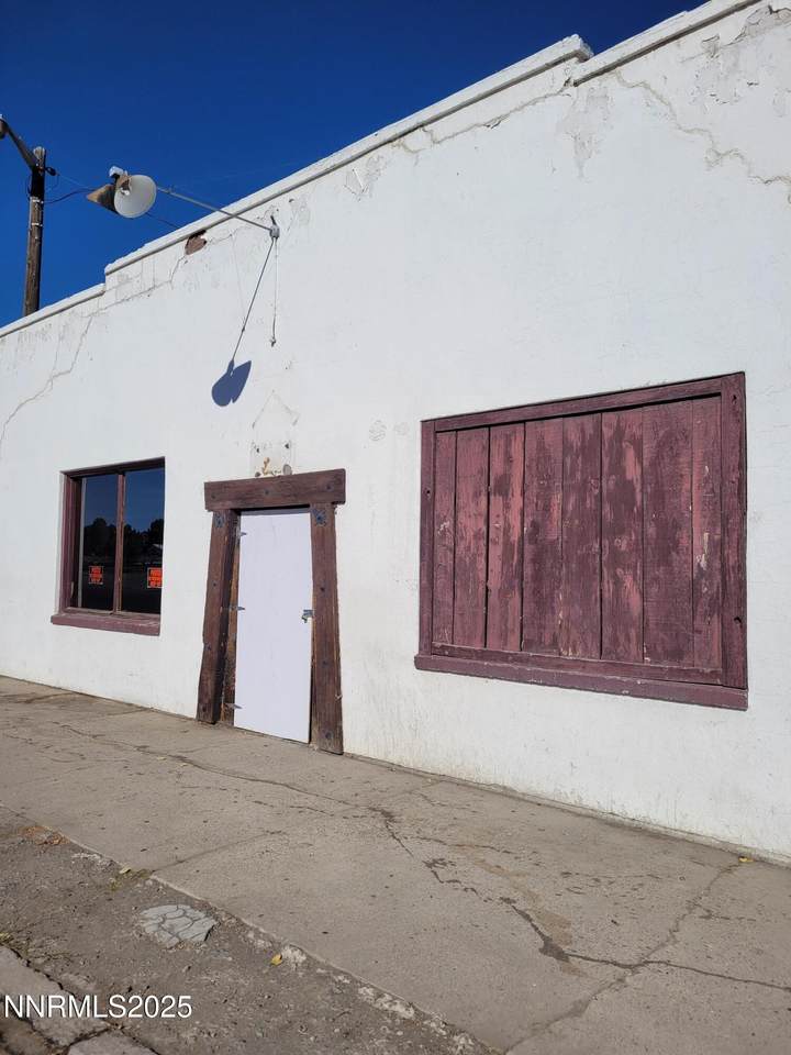 44 Railroad Street - Photo 1