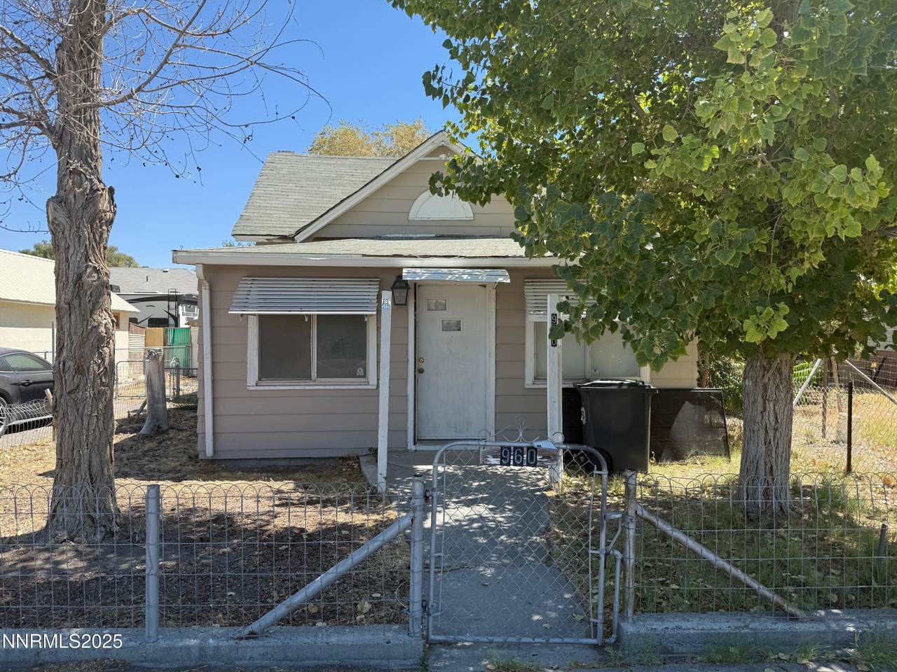 960 Franklin Avenue - Photo 1