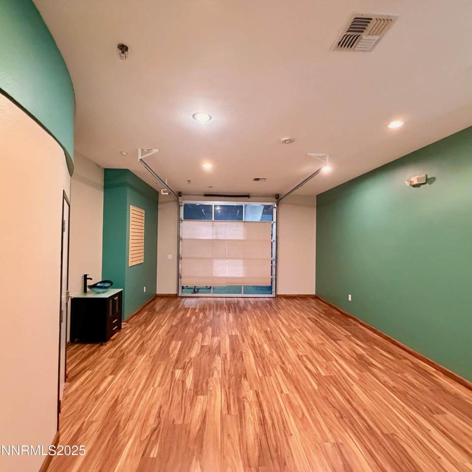 https://bt-photos.global.ssl.fastly.net/reno/1280_boomver_1_20250923184338606644000000-2.jpg