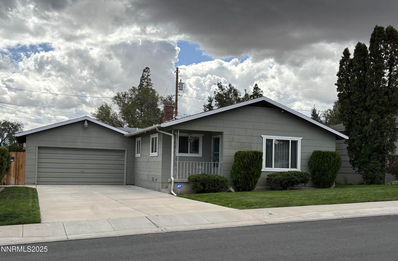 230 Glenmanor Drive - Photo 1