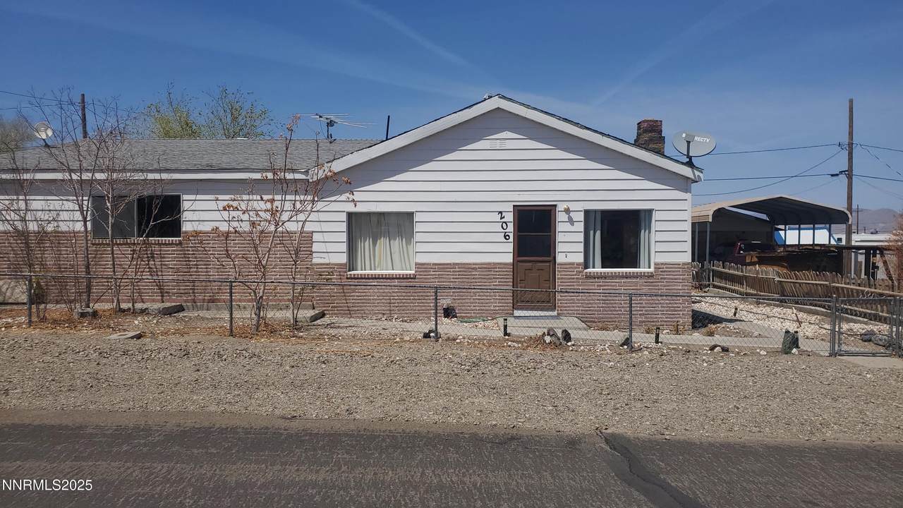 206 12th Street - Photo 1