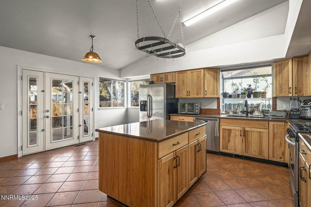 3059 Creekwood Drive - Photo 1