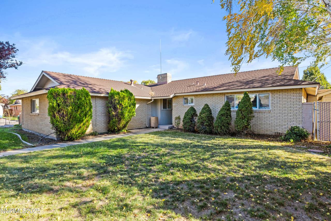 601 Ivy Street - Photo 1
