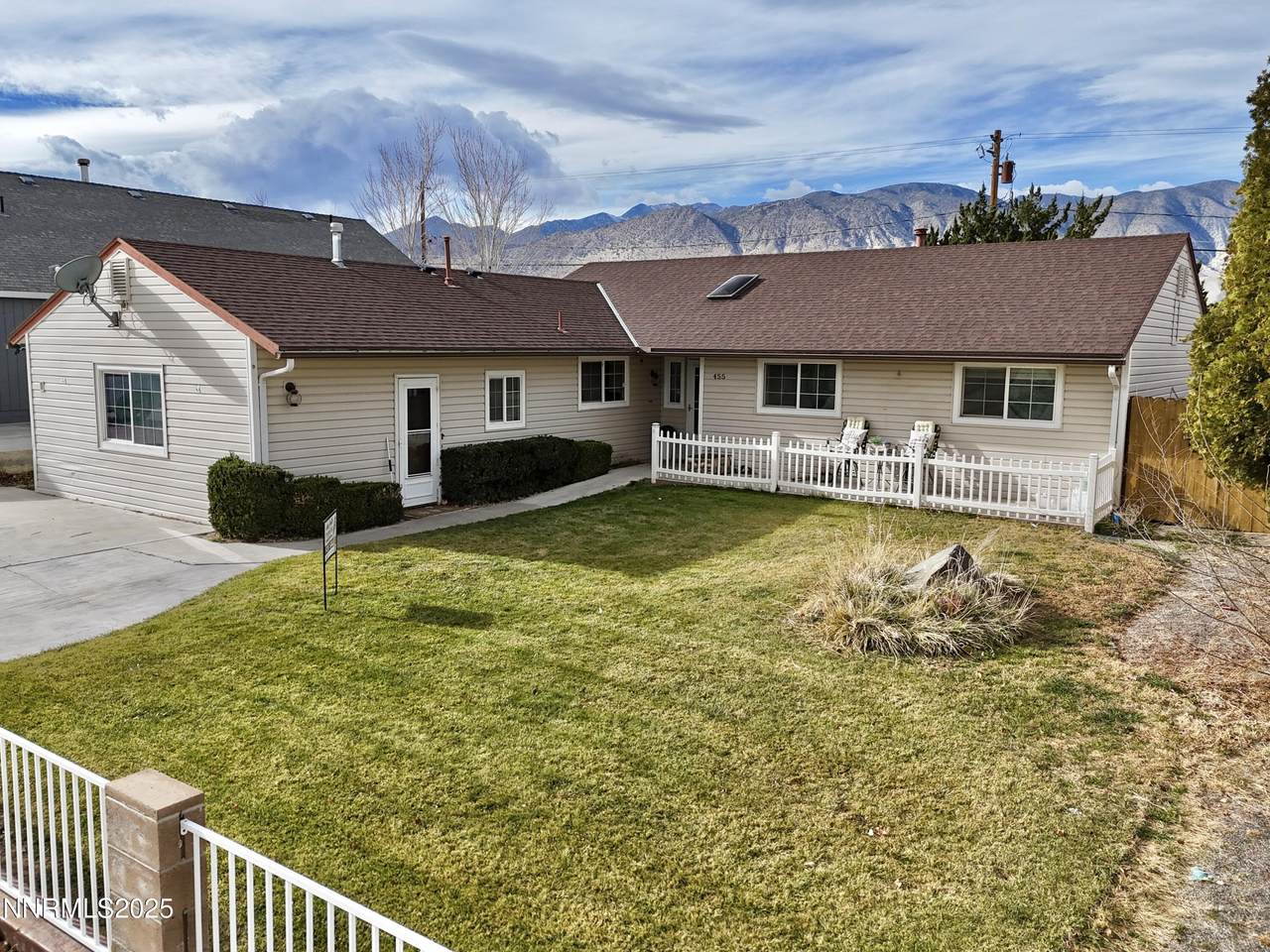 455 Connely Street - Photo 1