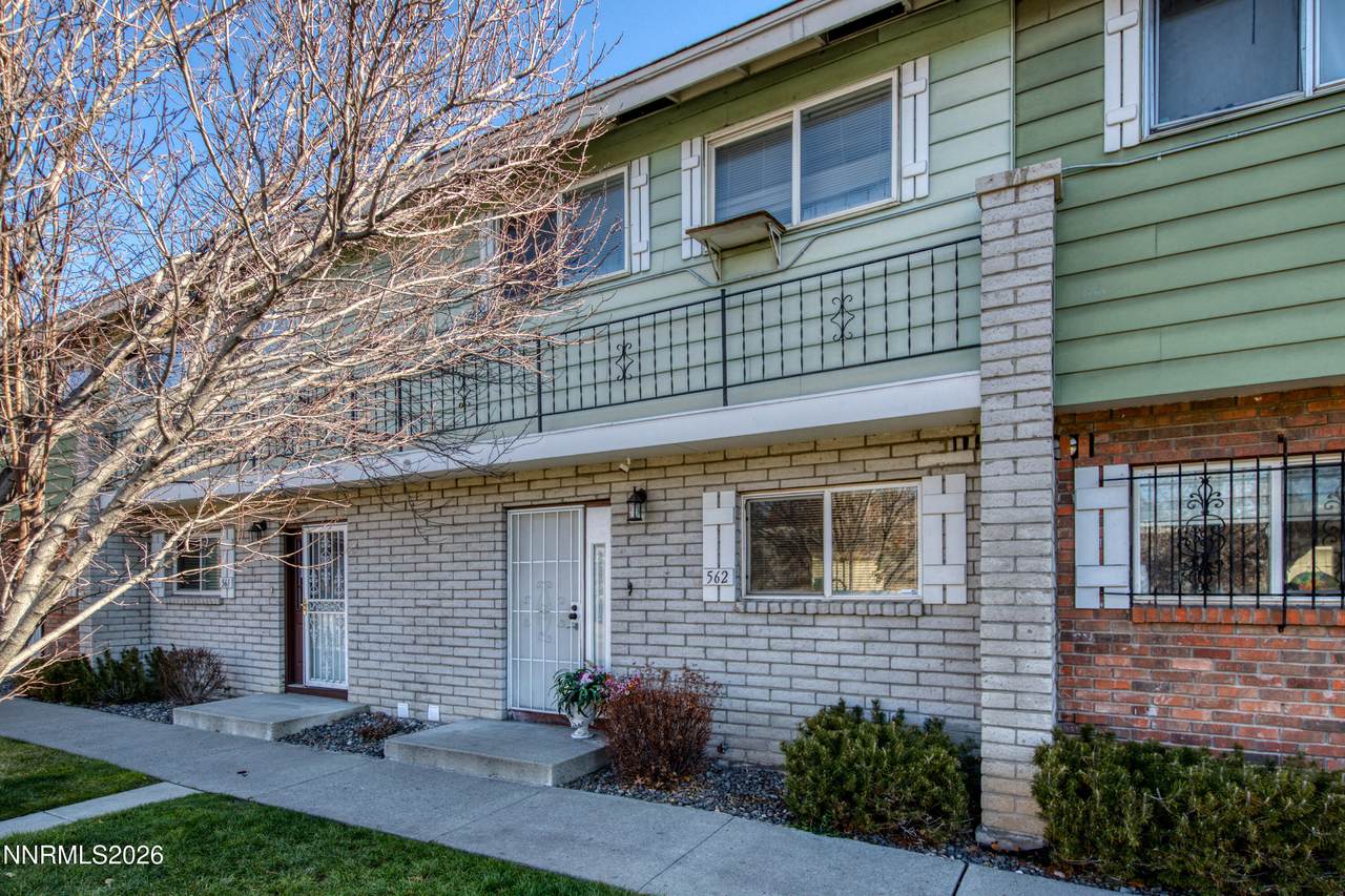 562 Smithridge Park - Photo 1