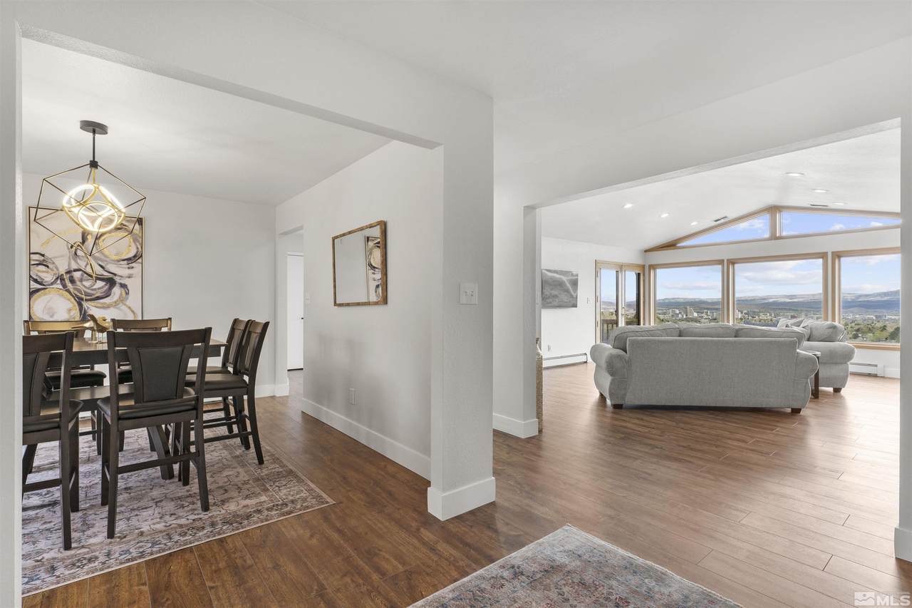 https://bt-photos.global.ssl.fastly.net/reno/1280_boomver_1_20260127230331762912000000-2.jpg