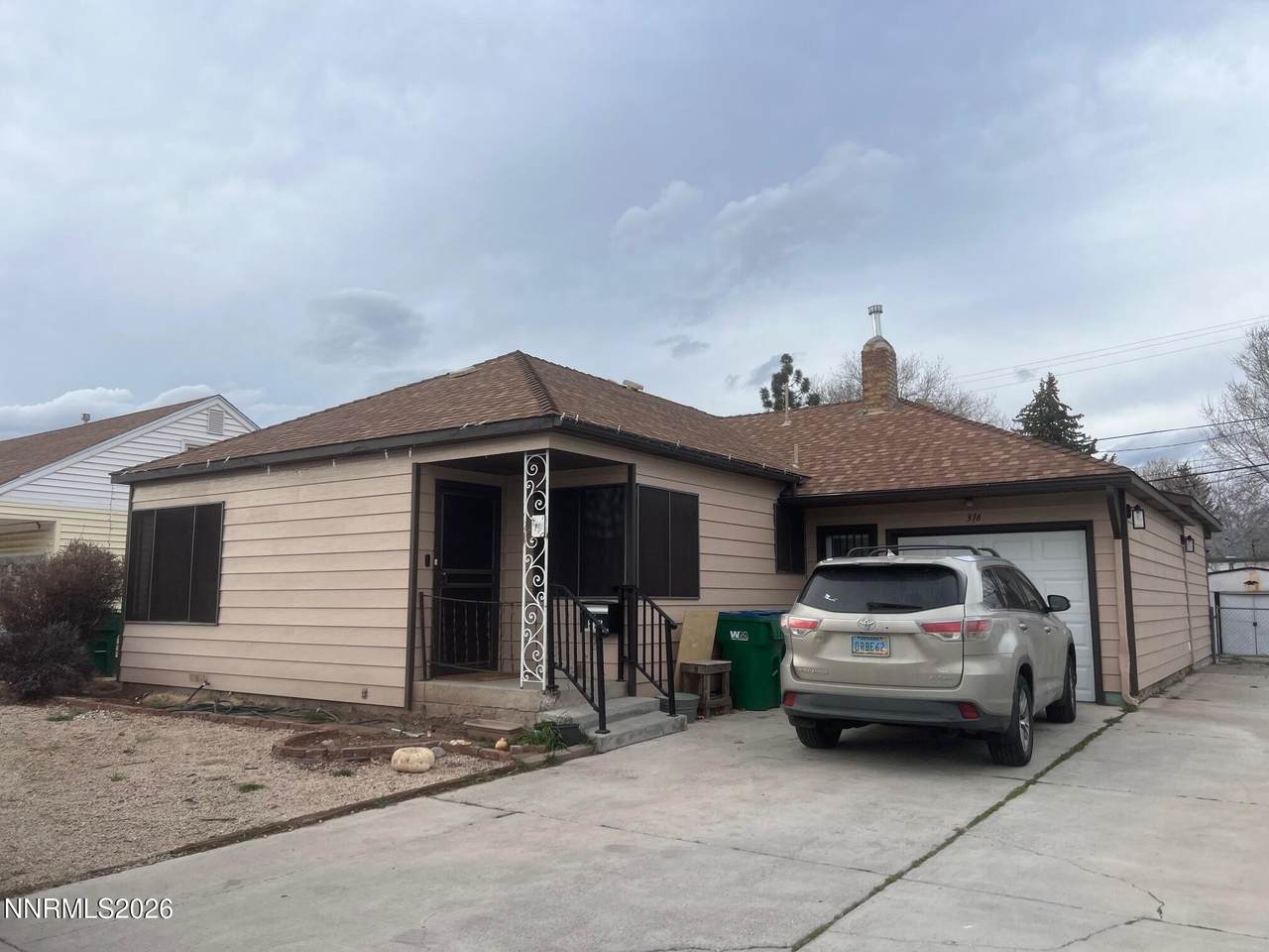 316 Prater Way - Photo 1