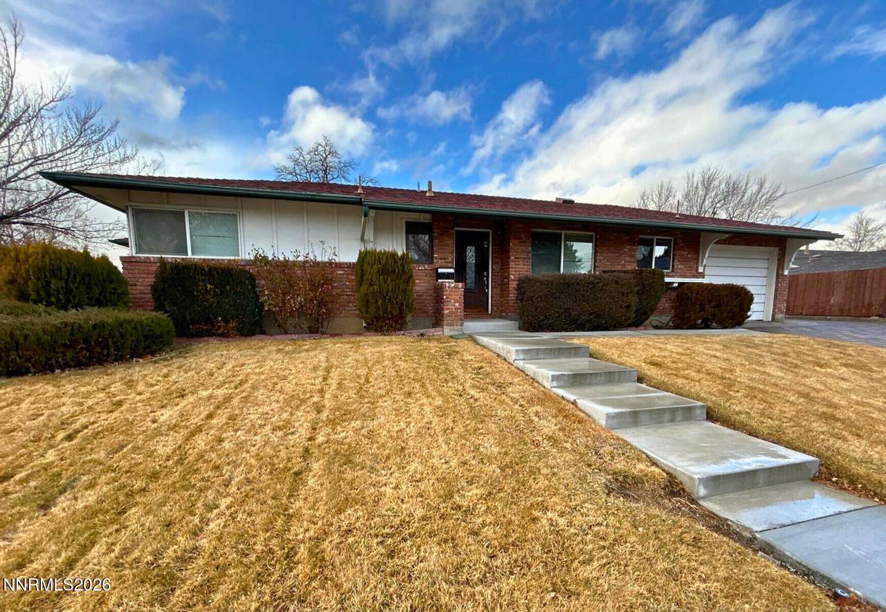 1010 Tyler Way - Photo 1