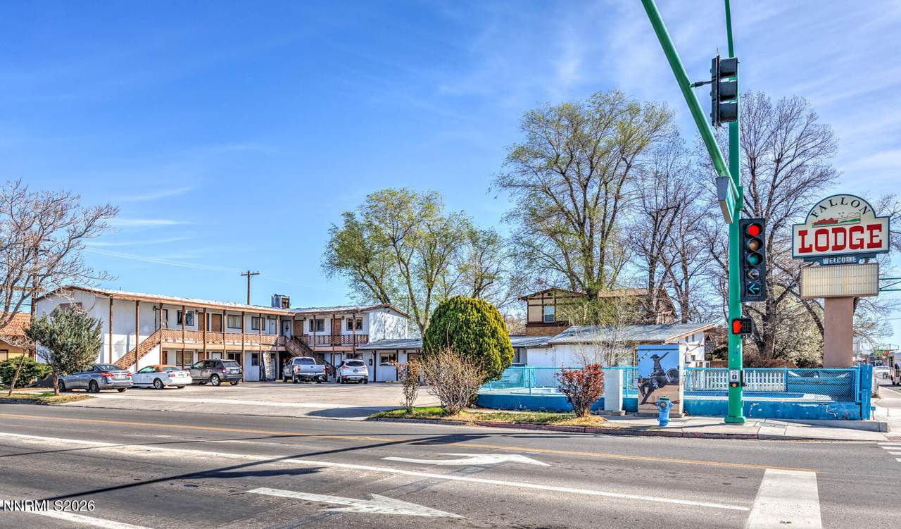 390 Williams Avenue - Photo 1