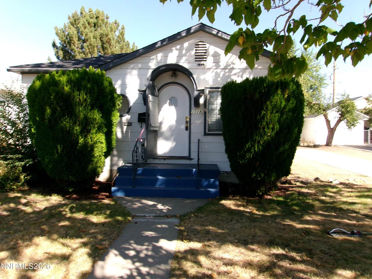 1018 E Street - Photo 1