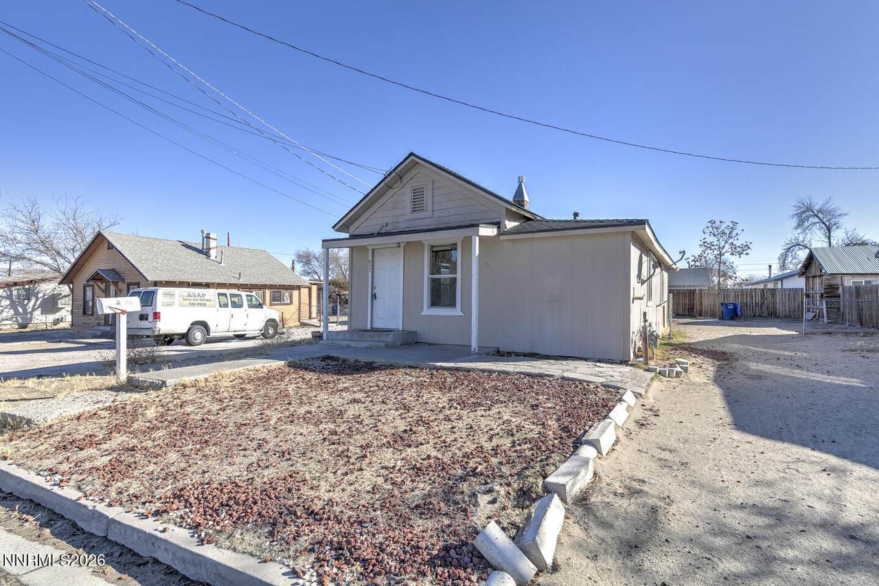 697 Mc Lean Street - Photo 1
