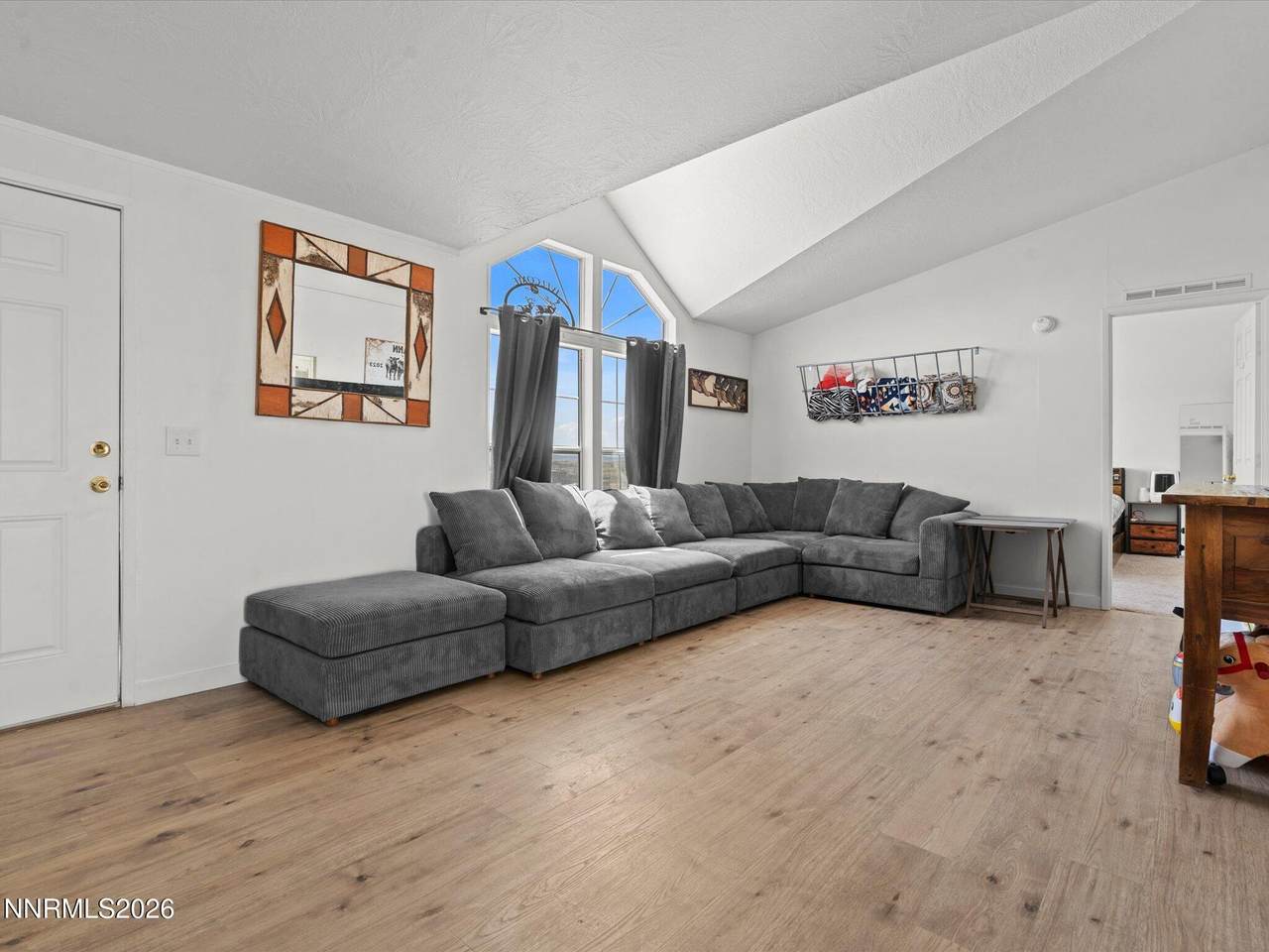 https://bt-photos.global.ssl.fastly.net/reno/1280_boomver_1_20260415210447627193000000-2.jpg