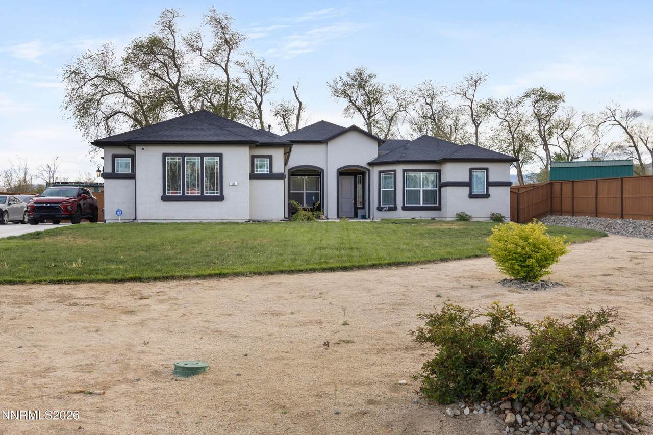 690 Rose Lane - Photo 1