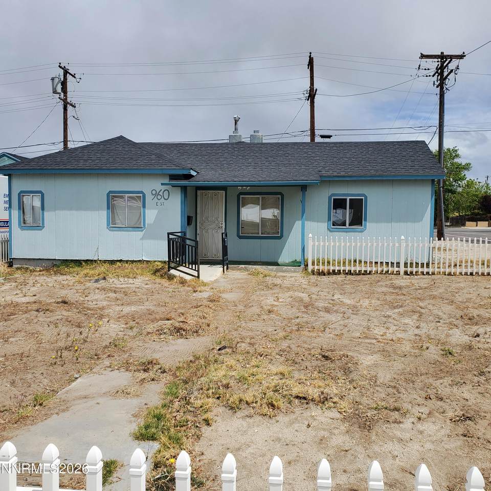 960 E Street - Photo 1