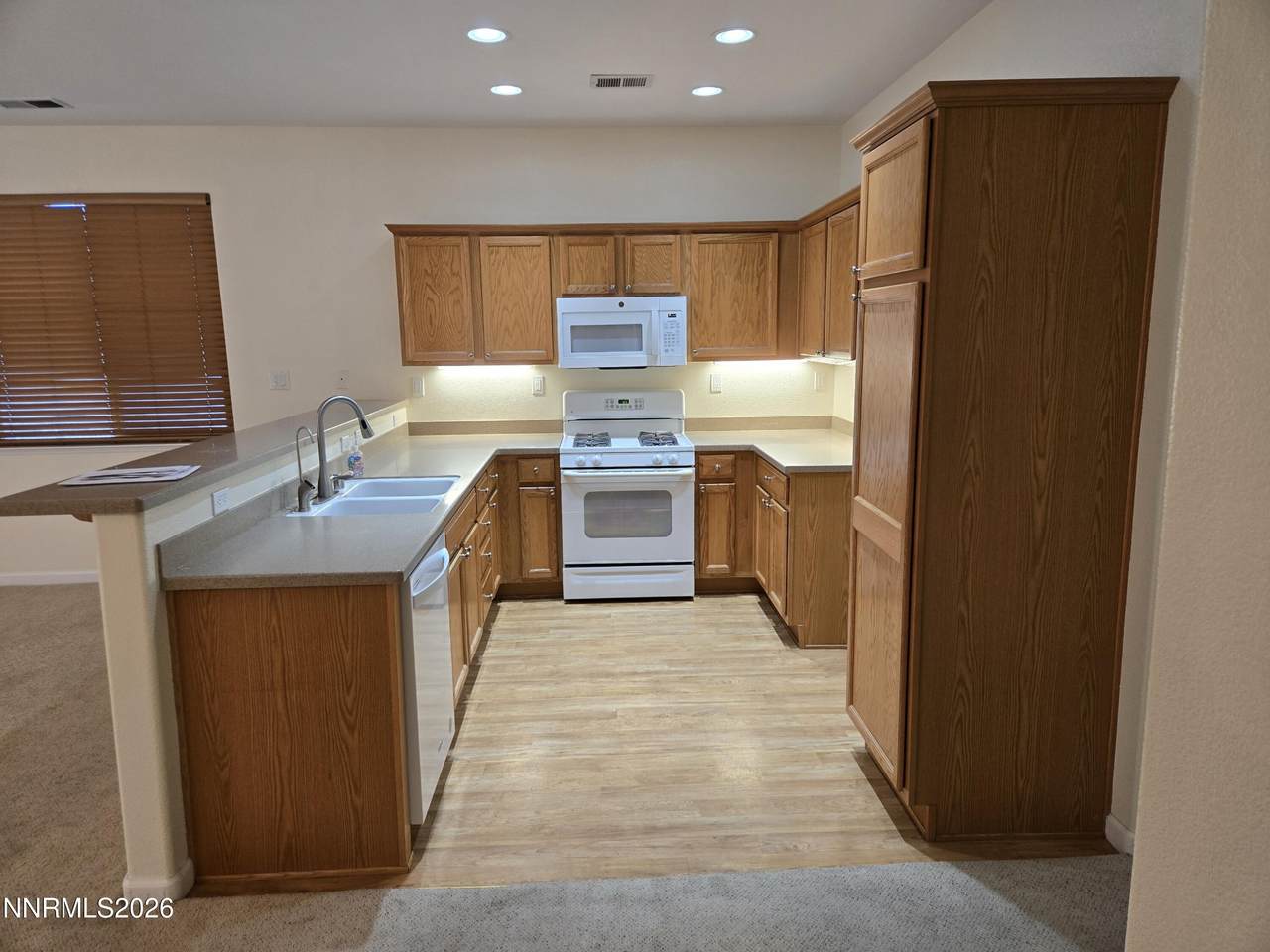 https://bt-photos.global.ssl.fastly.net/reno/1280_boomver_1_20260505204735342805000000-2.jpg