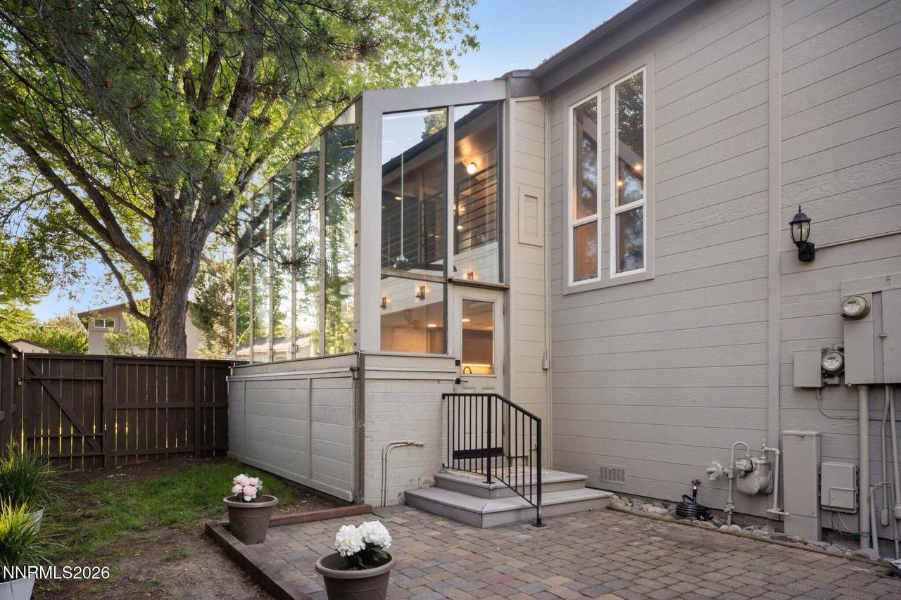 430 Angela Place - Photo 1