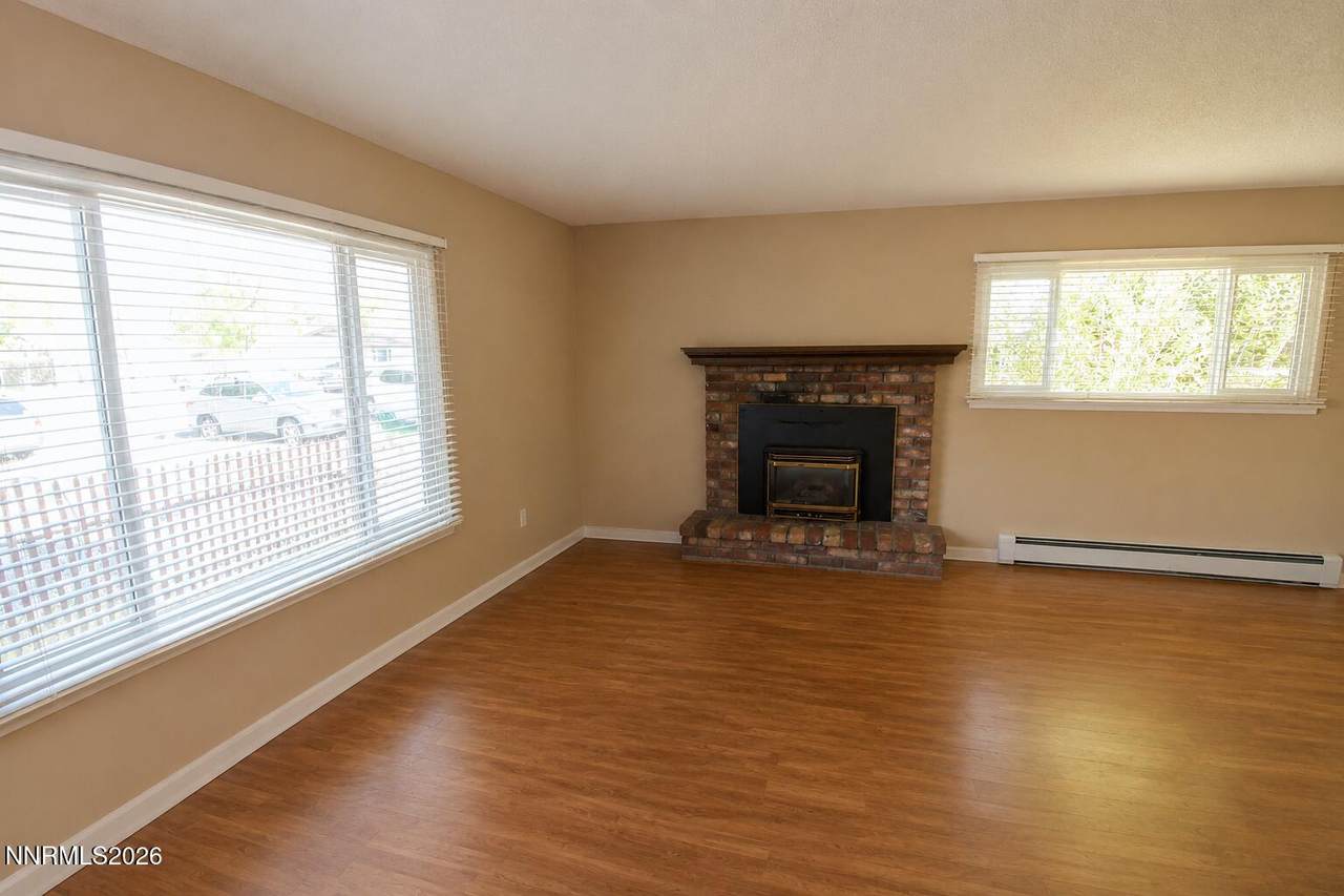 https://bt-photos.global.ssl.fastly.net/reno/1280_boomver_1_20260518215219731171000000-2.jpg