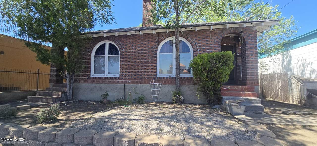 447 Vine Street - Photo 1