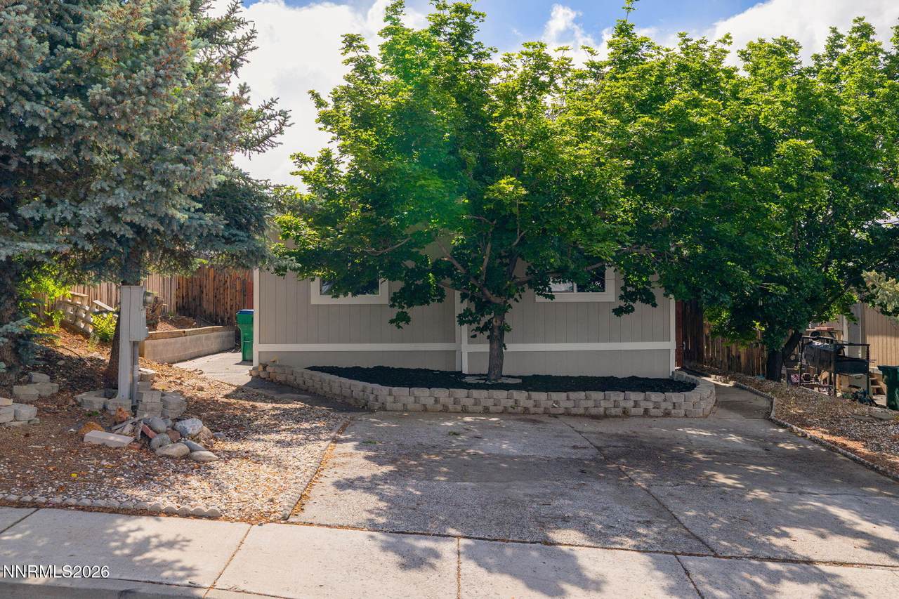 4987 Newport Court - Photo 1
