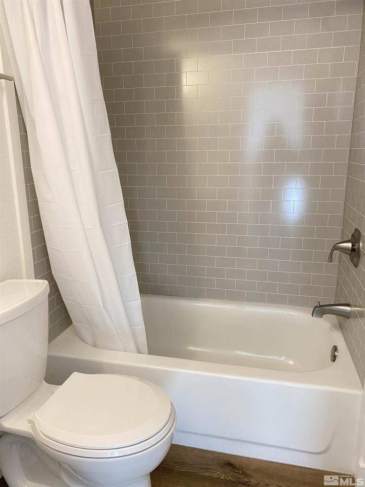 https://bt-photos.global.ssl.fastly.net/reno/1280_boomver_1_20260529190915575951000000-2.jpg