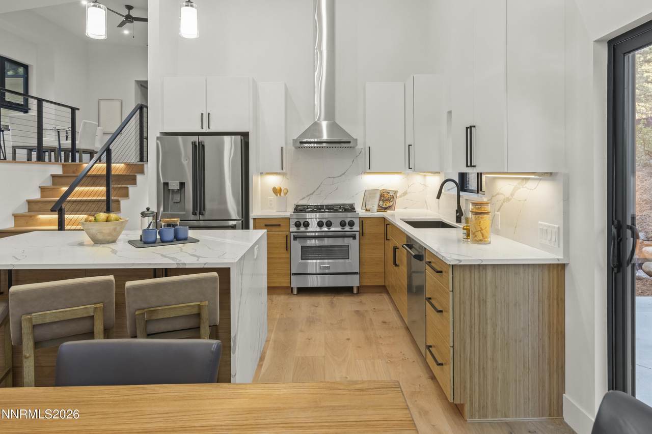 424 Pat Court - Photo 1