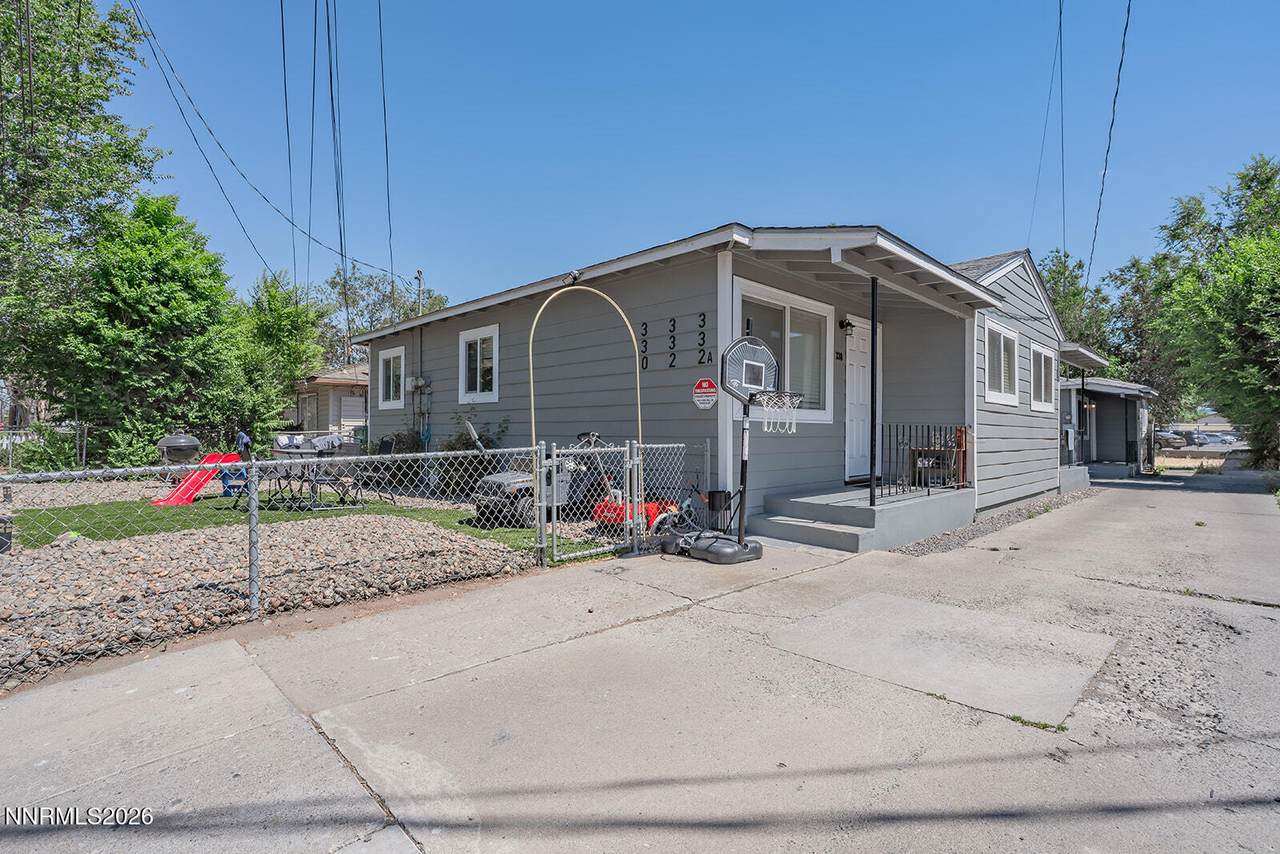 330 Broadway Boulevard - Photo 1