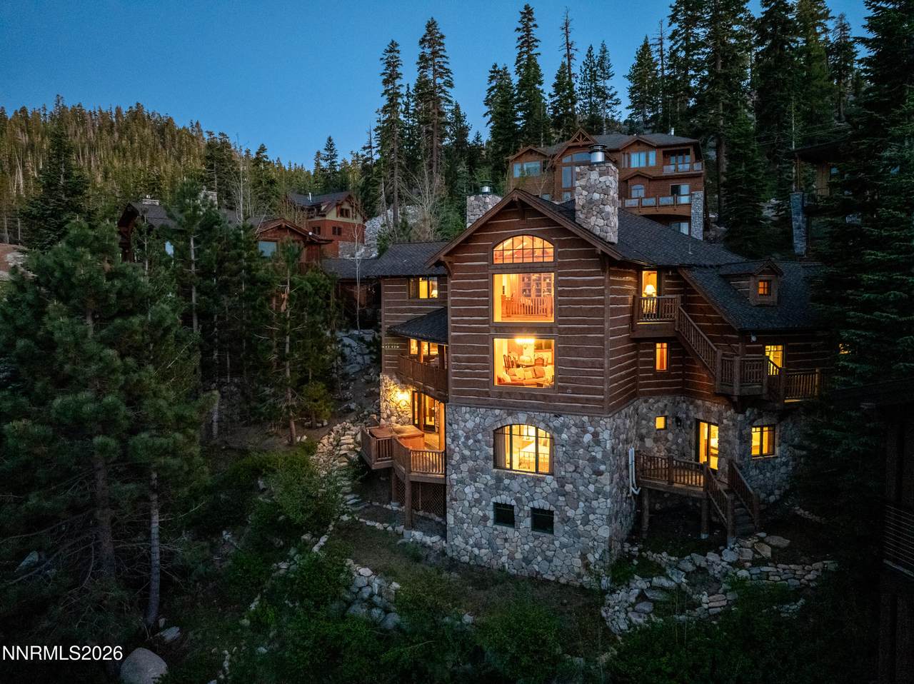 https://bt-photos.global.ssl.fastly.net/reno/1280_boomver_1_20260609223707641396000000-2.jpg