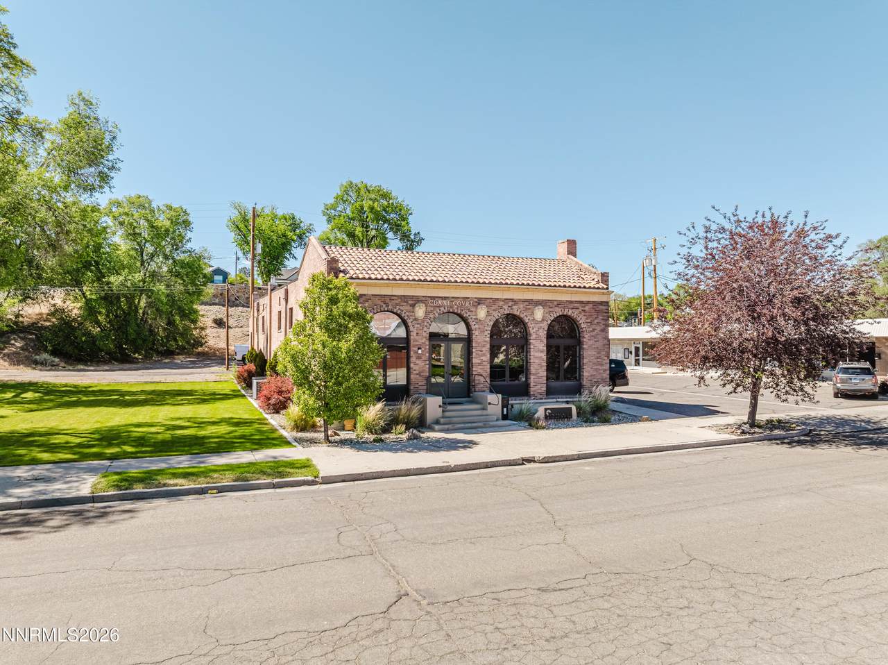 421 Court Street - Photo 1