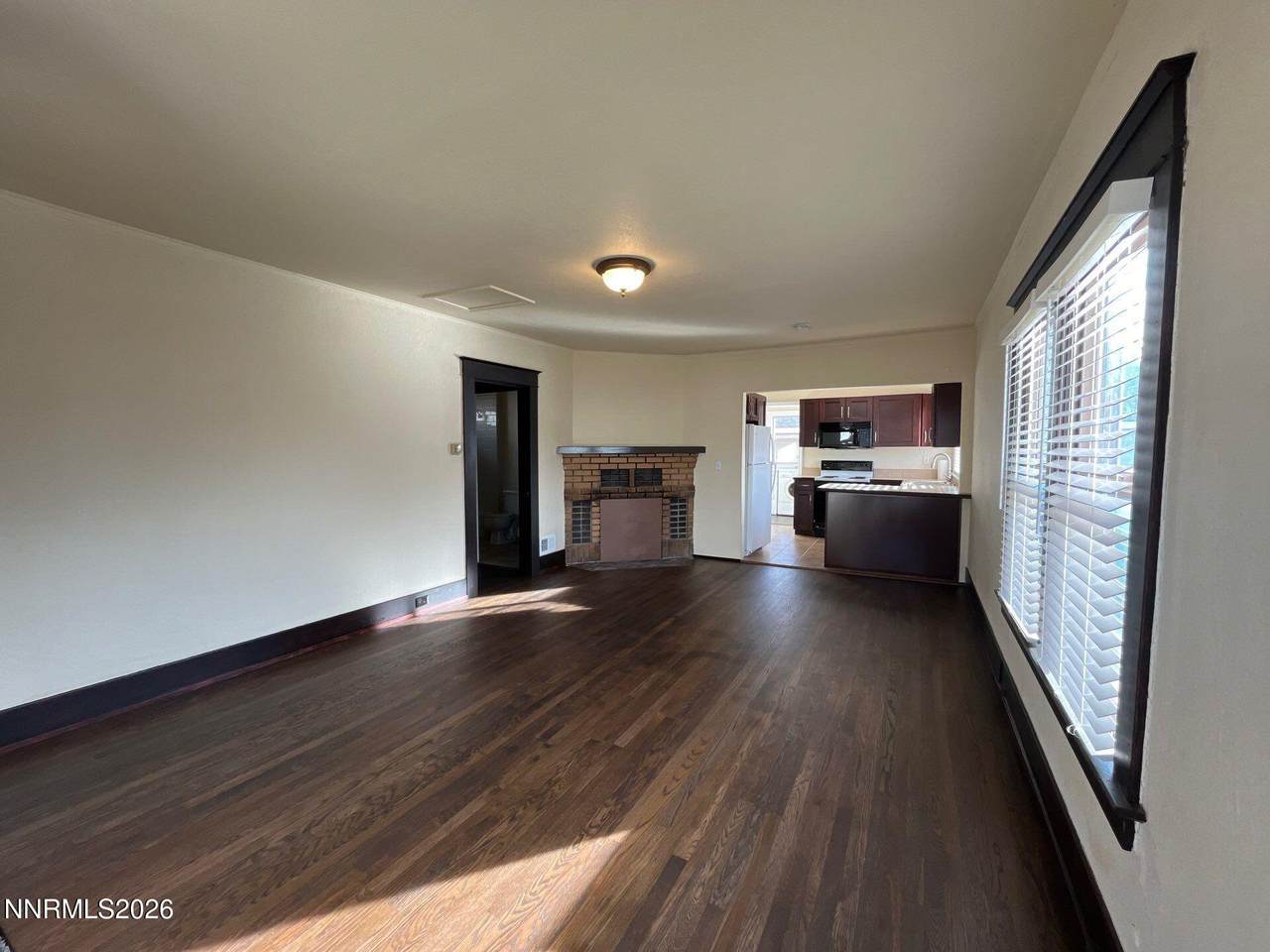 https://bt-photos.global.ssl.fastly.net/reno/1280_boomver_1_20260715162213430785000000-2.jpg