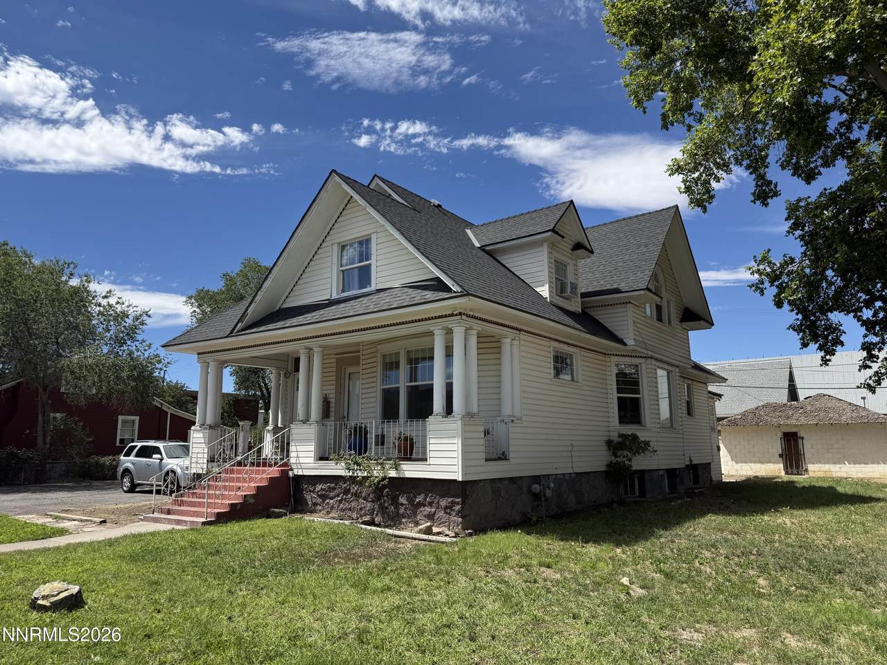 1105 2nd Street - Photo 1