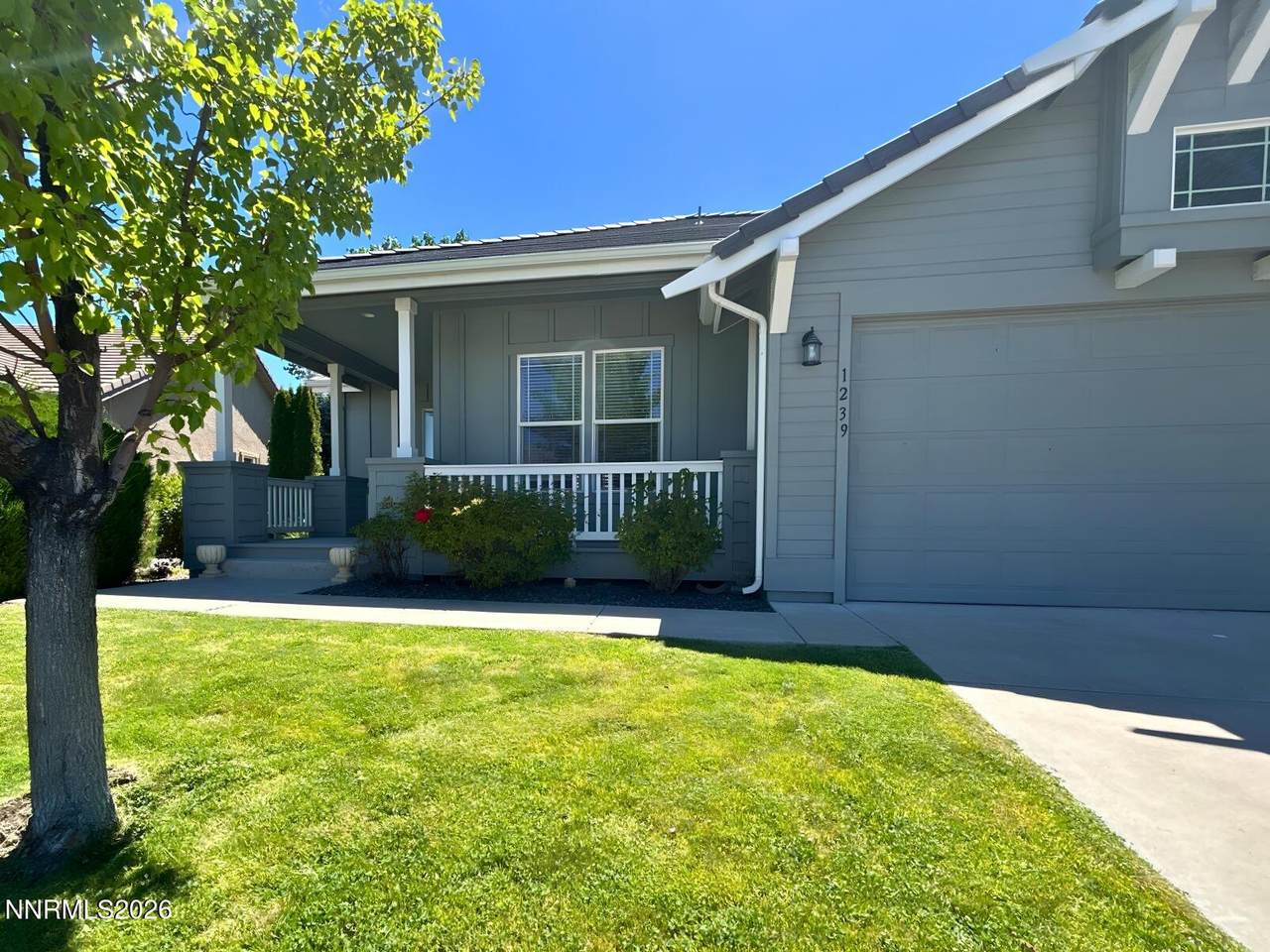 1239 Turnberry Drive - Photo 1