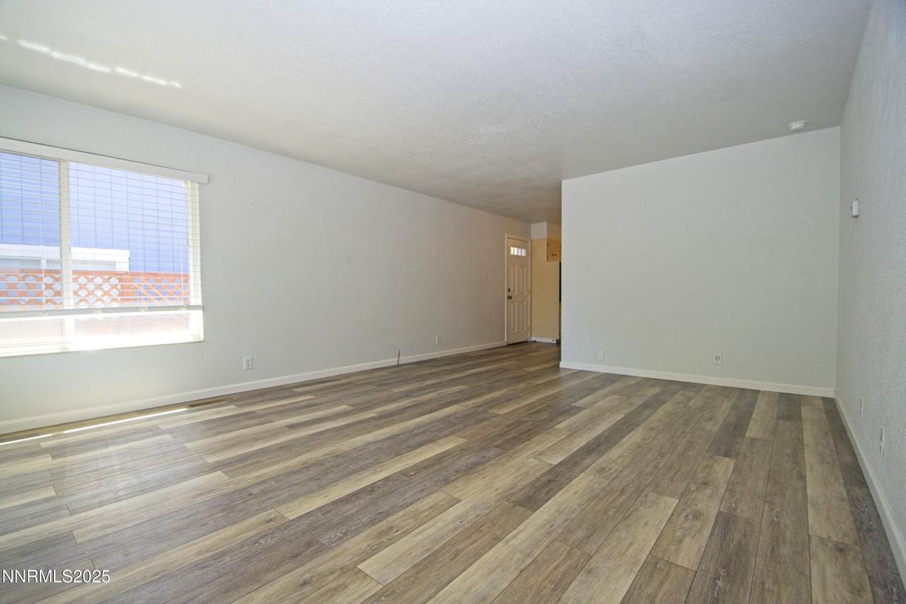 https://bt-photos.global.ssl.fastly.net/reno/1280_boomver_1_20260915225403226745000000-2.jpg