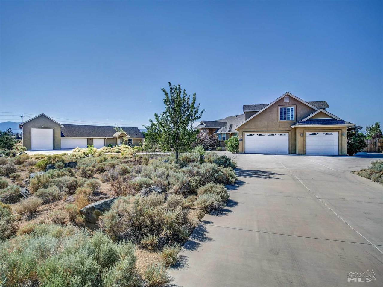 1737 Sunset Ct - Photo 1