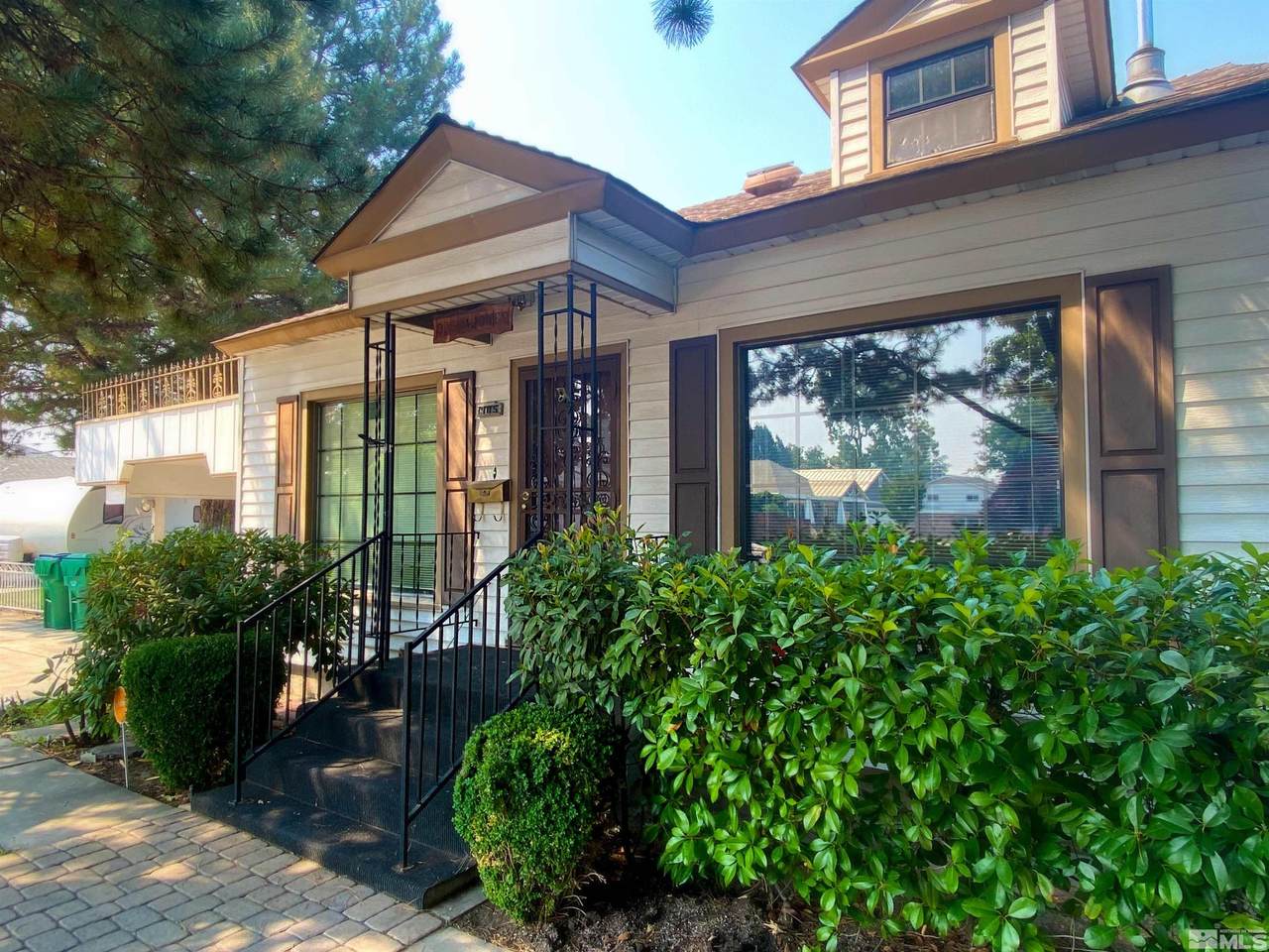 905 7th Street - Photo 1