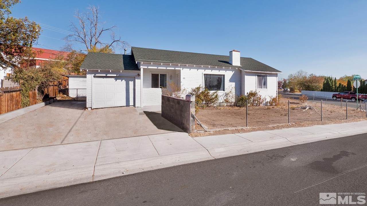 585 Hood Ave - Photo 1
