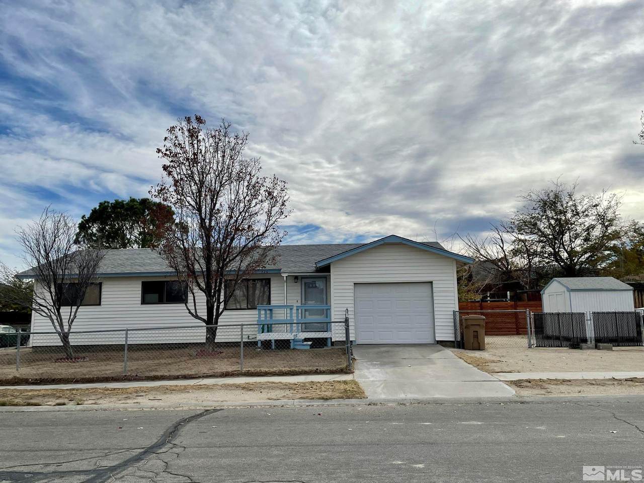 320 Fir St - Photo 1